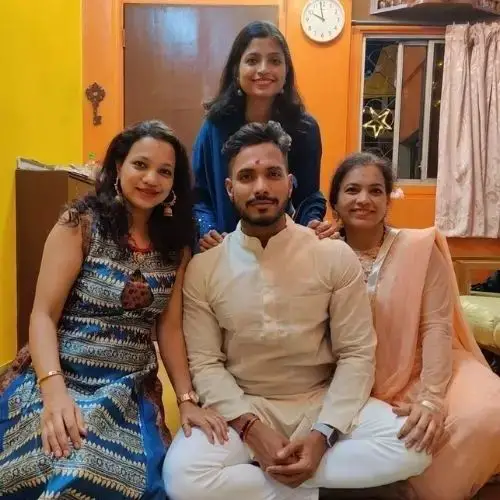 Sagar Amale with Sisters