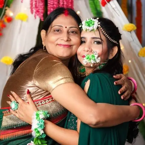 Aastha Jha with Mother