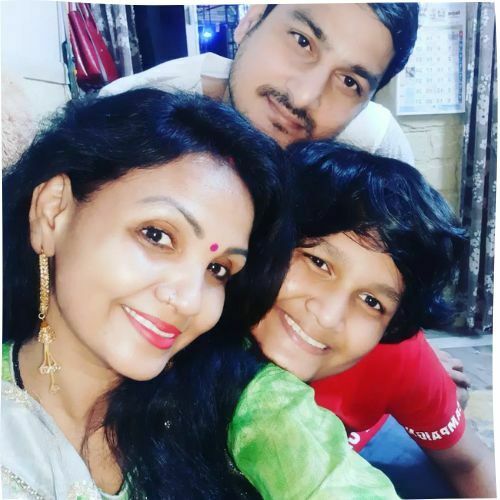 Alka Jha with husband Jitendra Jha and son Priyam Jha