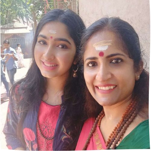 Sanya Iyer with her mother Deepa Iyer
