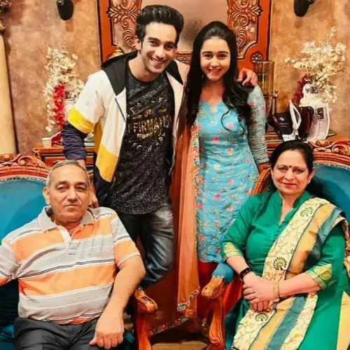 Aman with his parents and his co-actor Munira Kudrati