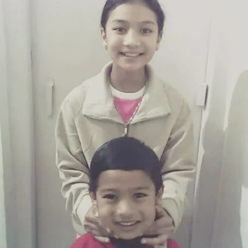 Jahnvi's childhood picture with her brother