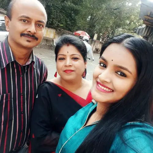 Sanchari with her parents