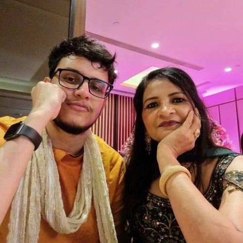 Triggered Insaan with his mother