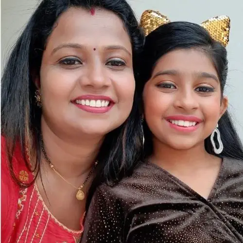Palakshi Dixit with her mother