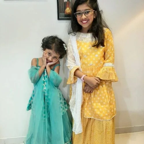 Palakshi Dixit with her sister