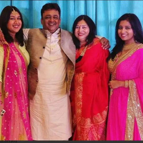 Pawni Pandey with her parents and sister