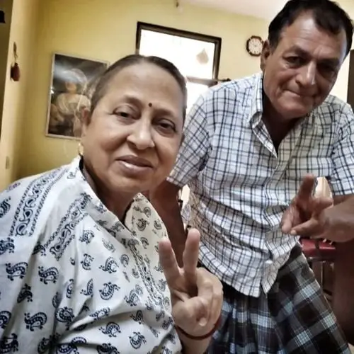 Sumedha Karmahe's parents