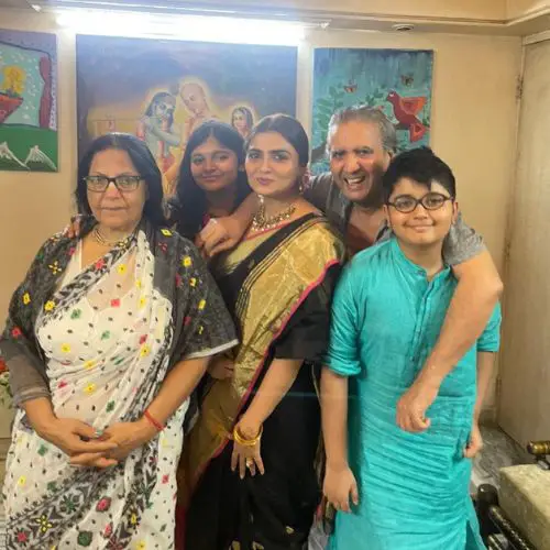 Jyoti with her family