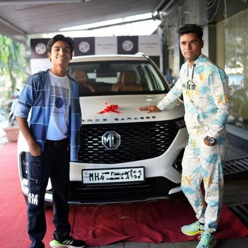 Rupesh Dewasi with his brother