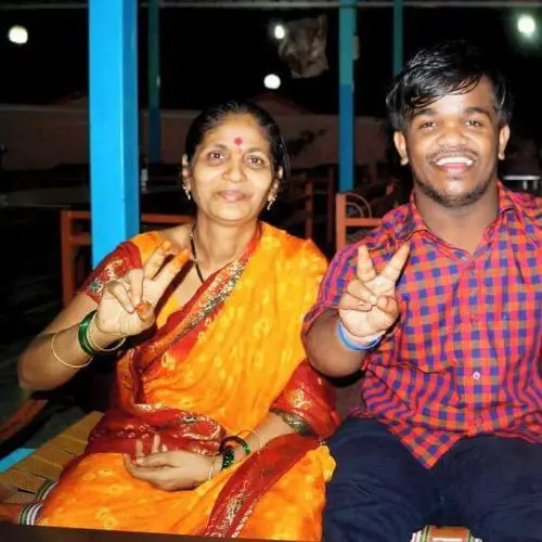 Vikas with his mother (1)