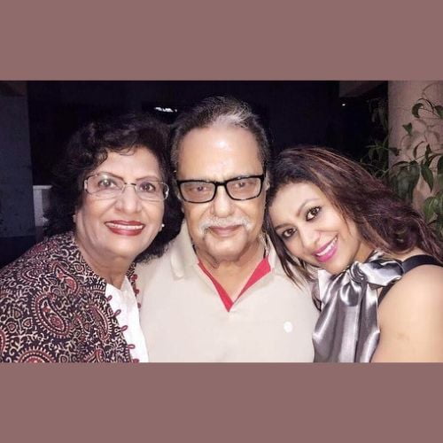 Kashish with her parents