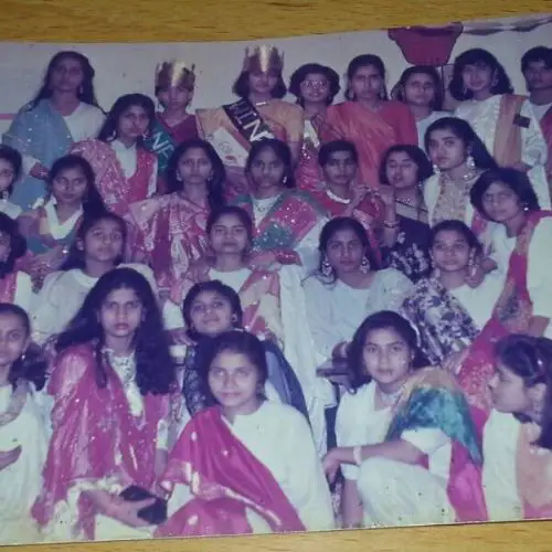 Sumaira childhood image with her classmates