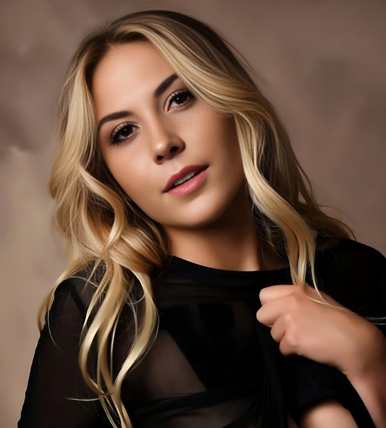 Dani Divilla (Actor) Age, Biography, Ethnicity, Wiki, Photos, Boyfriend ...