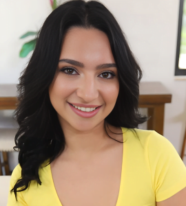 Kiana Kumani (Actress) Wiki, Family, Boyfriend, Photos, Videos, Age