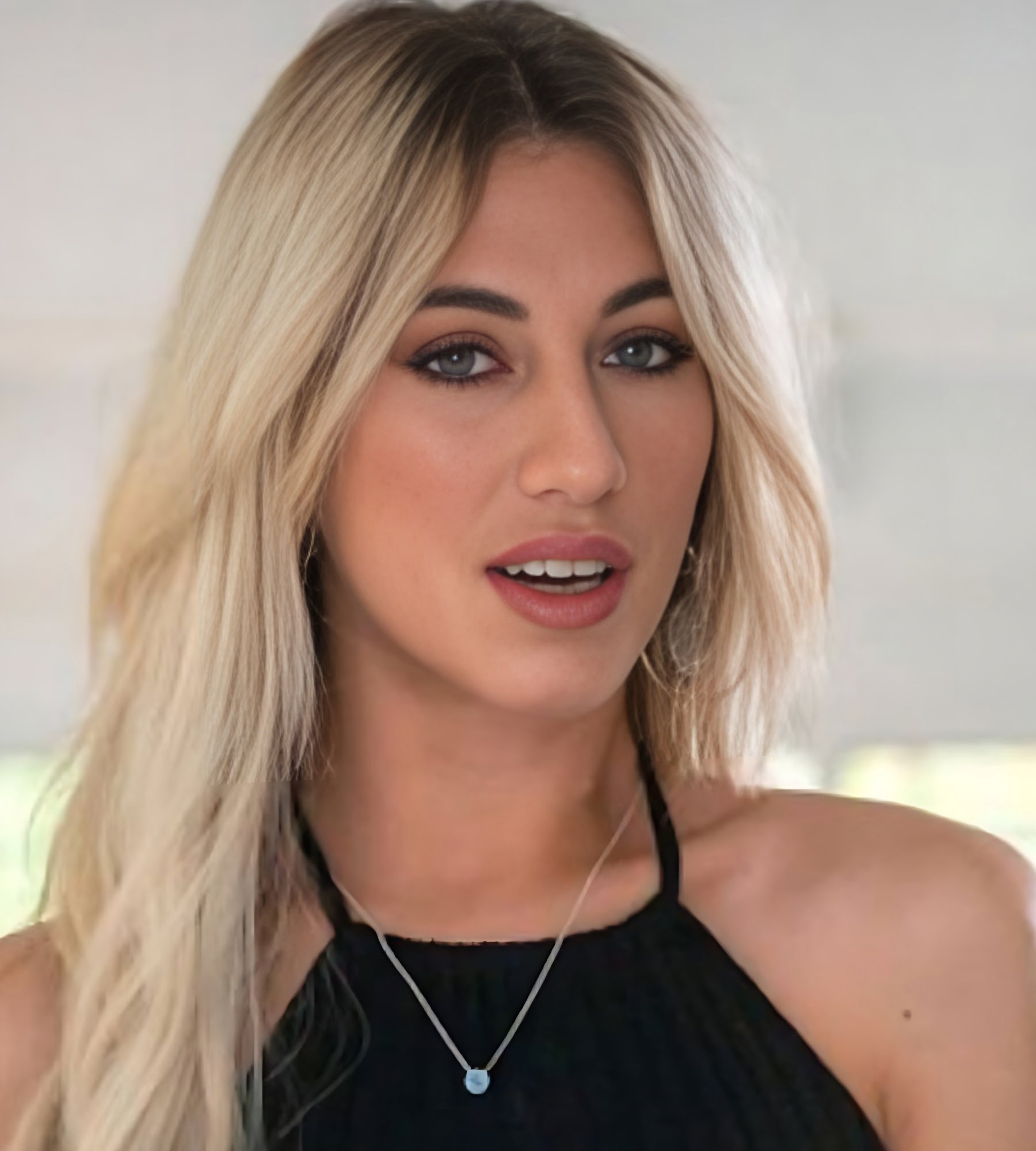 Gabriela Sniadowski: Age, Height, & More - 6wsog27