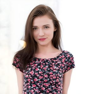 Nelya Jorden (Actress) Wiki, Age, Net Worth, Photos, Videos, Biography