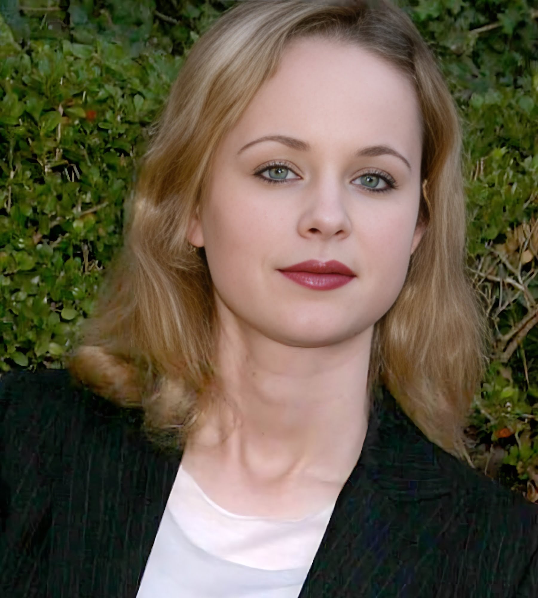 Thora Birch (Actress) Age, Wikipedia, Videos, Biography, Height, Weight ...