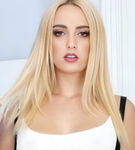 Anna Khara (Actress) Age, Videos, Photos, Biography, Boyfriend, Wiki, Height, Weight and More