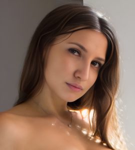Kriss Kiss (Actress) Height, Age, Videos, Photos, Biography, Boyfriend