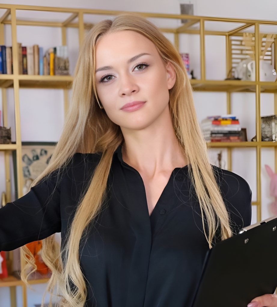 Loren Strawberry (Actress) Age, Wiki, Biography, Height, Weight