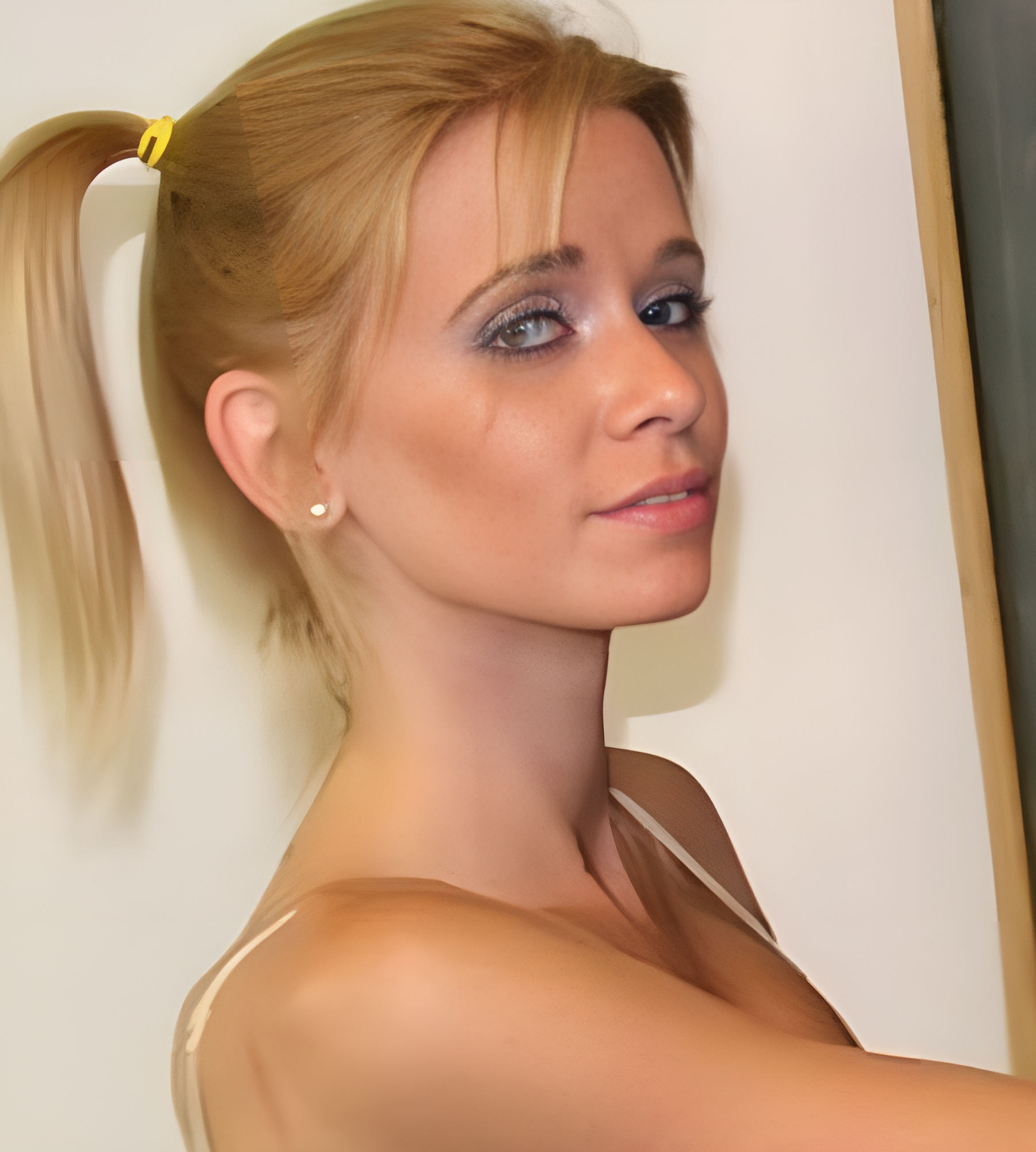 Vanessa Vixon (Actress) Height, Weight, Wiki, Biography, Boyfriend, Age,  Videos, Photos and More
