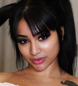 Yasmina Khan Wiki, Age, Boyfriend, Net Worth, Photos, Videos, Ethnicity
